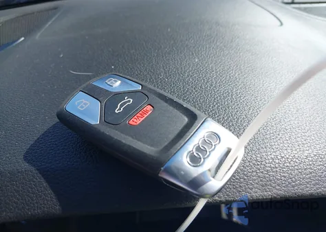 2018 Audi A4 2.0T Premium/2.0T Tech Premium из США, поврежденный, VIN WAUENAF45JA057035